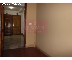 Centro histórico de Lugo, apartamento con ascensor y garaje