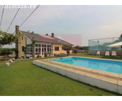Magnifico Chalet independiente con piscina, a un paso de la ciudad!!.