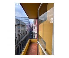 ¡Piso de 4 dormitorios con vistas a la muralla en Lugo!