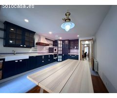 Dúplex con Encanto en el Centro Histórico de Lugo: Espacio y Comodidad en una