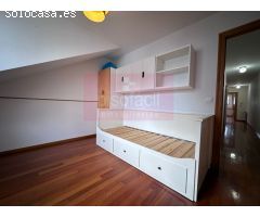 Dúplex con Encanto en el Centro Histórico de Lugo: Espacio y Comodidad en una