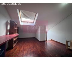 Dúplex con Encanto en el Centro Histórico de Lugo: Espacio y Comodidad en una