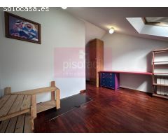 Dúplex con Encanto en el Centro Histórico de Lugo: Espacio y Comodidad en una