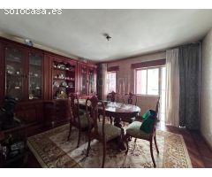 Piso de cuatro dormitorios al lado de Ramón Ferreiro con todos los servicios!!!