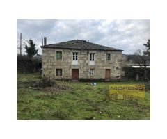 CASA RUSTICA EN NUCLEO CON FINCA Y VARIAS EDIFICACIONES