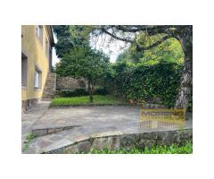CHALET CON PARCELA EN CENTRO URBANO.