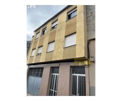 CASA DE DOS PISOS Y TERRENO DE 140 M2