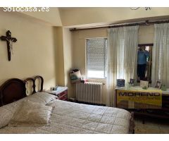 CASA DE DOS PISOS Y TERRENO DE 140 M2