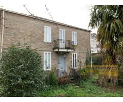 CASA CON TERRENO EN SARRIA
