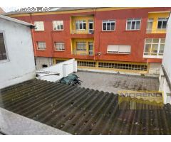 CASA EN EL CENTRO URBANO CON ACCESO A 2 CALLES.