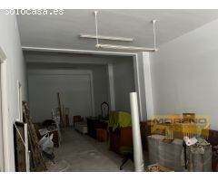 CASA EN EL CENTRO URBANO CON ACCESO A 2 CALLES.