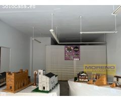 CASA EN EL CENTRO URBANO CON ACCESO A 2 CALLES.