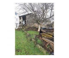 CASA DE PIEDRA CON PROYECTO PARA ALBERGUE O PENSIÓN