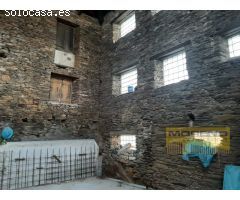 CASA DE PIEDRA CON PROYECTO PARA ALBERGUE O PENSIÓN