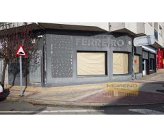 PISO DE TRES DORMITORIOS, SALON, COCINA AMUEBLADA CON DESPENSA, BAÑO COMPLETO