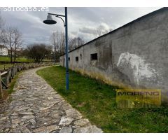 NAVE CON FINCA EN CENTRO URBANO DE PARADELA.