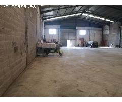 Nave industrial en alquiler en Alzira.