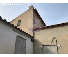 CASA CON PARCELA - REFORMAR