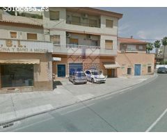 LOCAL PRIMERA LINEA