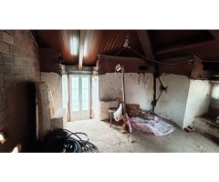 CASA TIPICA DE PIEDRA - SINGULAR - CUBIERTA NUEVA