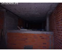 Bajo comercial a la venta en Ares