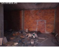 Bajo comercial a la venta en Ares
