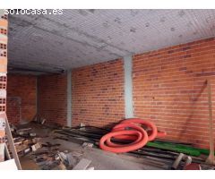 Bajo comercial a la venta en Ares