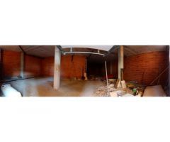 Bajo comercial a la venta en Ares