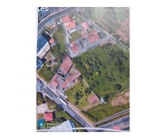 Casa en núcleo urbano (Santamarina) con parcela