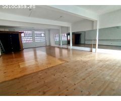 Local comercial diafano.