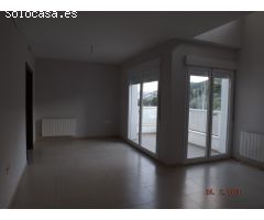 SE ALQUILA O SE VENDE CASA ADOSADA