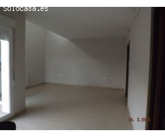 SE ALQUILA O SE VENDE CASA ADOSADA