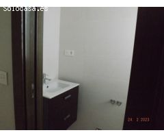 SE ALQUILA O SE VENDE CASA ADOSADA