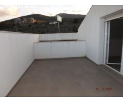 SE ALQUILA O SE VENDE CASA ADOSADA
