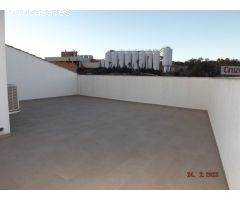 SE ALQUILA O SE VENDE CASA ADOSADA