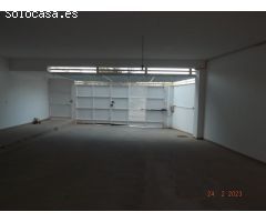 SE ALQUILA O SE VENDE CASA ADOSADA