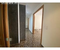 CASAGENCIA INMOBILIARIA VENDE...PISO DE CUATRO HABITACIONES Y DOS BAÑOS EN EL