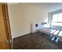CASAGENCIA INMOBILIARIA VENDE...PISO DE CUATRO HABITACIONES Y DOS BAÑOS EN EL