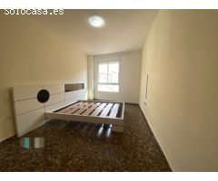 CASAGENCIA INMOBILIARIA VENDE...PISO DE CUATRO HABITACIONES Y DOS BAÑOS EN EL