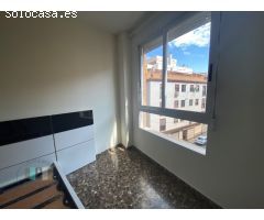 CASAGENCIA INMOBILIARIA VENDE...PISO DE CUATRO HABITACIONES Y DOS BAÑOS EN EL