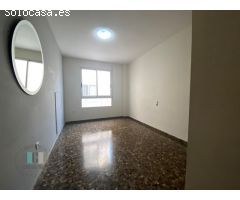 CASAGENCIA INMOBILIARIA VENDE...PISO DE CUATRO HABITACIONES Y DOS BAÑOS EN EL