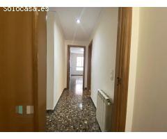 CASAGENCIA INMOBILIARIA VENDE...PISO DE CUATRO HABITACIONES Y DOS BAÑOS EN EL