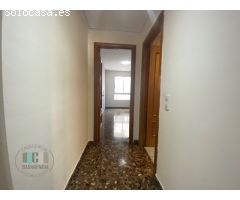 CASAGENCIA INMOBILIARIA VENDE...PISO DE CUATRO HABITACIONES Y DOS BAÑOS EN EL