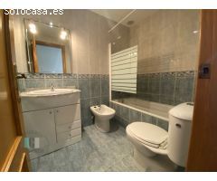 CASAGENCIA INMOBILIARIA VENDE...PISO DE CUATRO HABITACIONES Y DOS BAÑOS EN EL