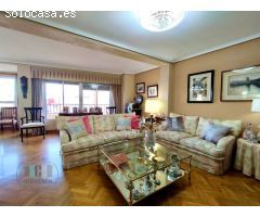 AMPLIO PISO EN PLENO CENTRO CON CUATRO HABITACIONES Y DOS BAÑOS