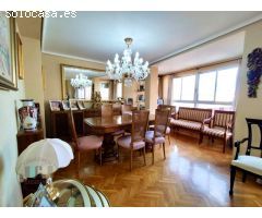 AMPLIO PISO EN PLENO CENTRO CON CUATRO HABITACIONES Y DOS BAÑOS