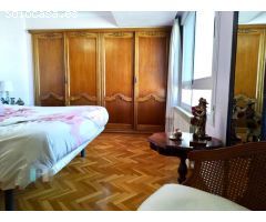 AMPLIO PISO EN PLENO CENTRO CON CUATRO HABITACIONES Y DOS BAÑOS