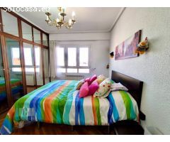 AMPLIO PISO EN PLENO CENTRO CON CUATRO HABITACIONES Y DOS BAÑOS
