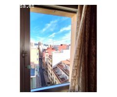 AMPLIO PISO EN PLENO CENTRO CON CUATRO HABITACIONES Y DOS BAÑOS