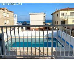 CASAGENCIA INMOBILIARIA VENDE..VILLA en segunda fila de playa totalmente
